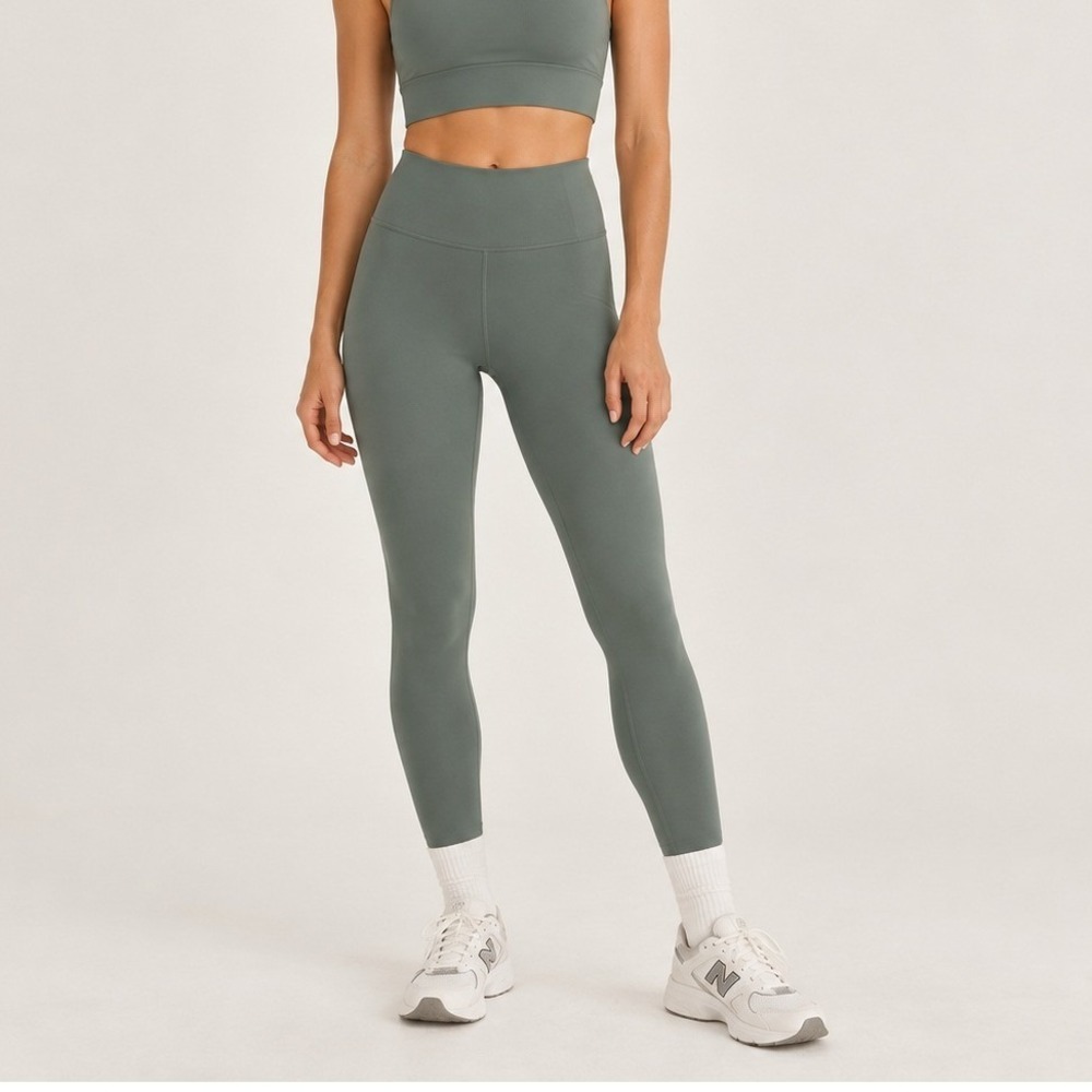 Girlfriend Collective Compressive Cropped Leggings Womens Small Green Athleisure